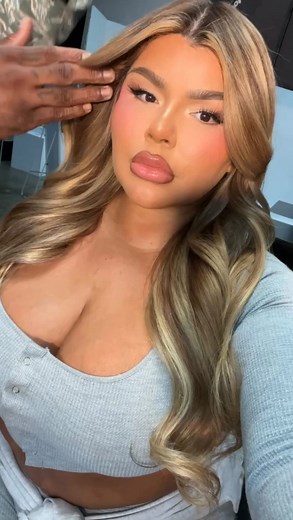 S H E L L M E N D E Z on Instagram: "Work glow 勺"