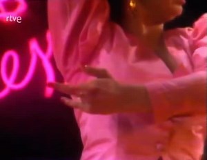 Camarón de la Isla (Cante), Carmelilla Montoya (Baile), Rafael y Raimundo Amador (Guitarras) - Soleá, Fandango por Bulería y Bulerías. Parte 2/2 #camaron #carmelillamontoya #rafaelamador #raimundoamador #baile #solea #buleria #escenario #fandango #sanfernando #triana #cadiz #sevilla #flamenco #andalucia #guitarra #live #guitar #amigos #fiesta #gitano #cultura #españa #spain #musica #spanishmusic #guitarrista #guitar #spanishguitar #spanishmusic #queflamenco | Qué Flamenco