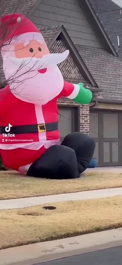 Santa Dancing in 50mph Winds in Oklahoma - Christmas Festivities