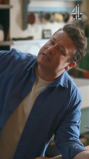 Breakfast, brunch, lunch, or dinner in under 20 MINS... either way, it's DELICIOUS!! 😍🥦 >> https://jamieol.com/GreenShakshukaJO | Jamie Oliver