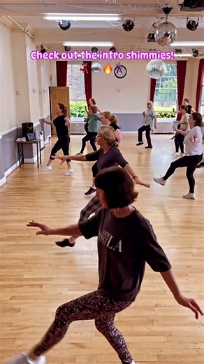 Check out the intro Shimmies! 💃🏻🔥🪩🕺🏽 Music: #BurningLove #ElvisPresley #dance #danceschool #ballroomdance #latinamericandance #ballroomburn #instadancer #danceteacherlife #dancereels #dancefitness #kerryondancing #southeastlondon #adultdanceclasses | Kerry On Dancing