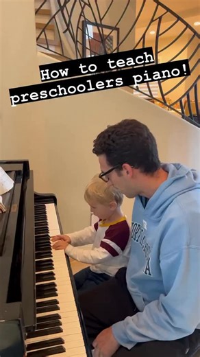 Teaching preschoolers and kids piano doesn’t have to be so formal! Just teaching them one small concept a day can add tremendous value to their future of learning piano and music. This piano lesson is for parents and grandparents who want to start introducing their children to piano and get piano lessons for their kids. Make learning piano fun for kids and exciting with just a few minutes per day! #kidspiano #preschoolfun #pianolesson #pianolessonsforkids #onlinepianolessons | Digital Piano Scho