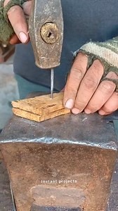 Turning a rusty shaff cutter blade into a fantasy ulu knife. | Instant Project