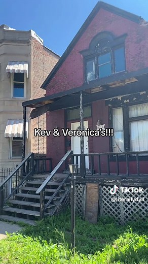 Exploring the Famous Gallagher House in Chicago | Shameless Tour