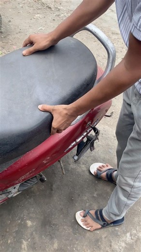 Scooter Seat Lock Problem Solve #automobile #youtubeshorts #scooterlock