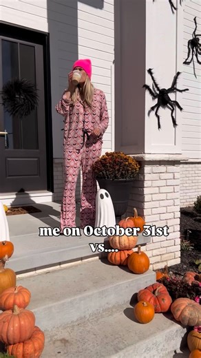 Me on October 31st vs…. me on November 1st 🎄 November 1st, tis the season, mom humor, holiday humor, Christmas time, merry Christmas, Christmas is here, happy Halloween #tistheseason #november1 #october31st #happyholidays #merrychristmaseveryone #momhumor #funnyreels #christmastimeishere #holidayhumor | Notednatalie