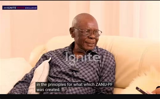 Retired Air Marshal Henry Muchena sets the record straight. In his 11-minute interview, he addresses the Constitution Amendment Bill No. 3. He talks about the “opportunists”who have hijacked ZANUPF. He says these lots are unelected and unelectable individuals who have purchased their way into ZANUPF Central Committee and are now causing chaos. Individuals like Kubakwake, the TEMU president, purchased the whole ZANUPF Central Committee with cars to be co-opted, and they then hijacked #CAB3 and in