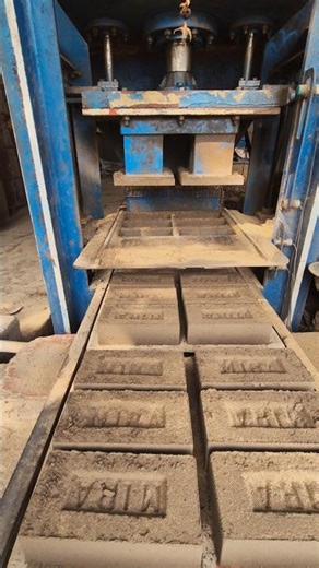 Fly Ash brick making process 🧱🏭 #flyashbrick #flyashbricksmachine #construction #manufacturing