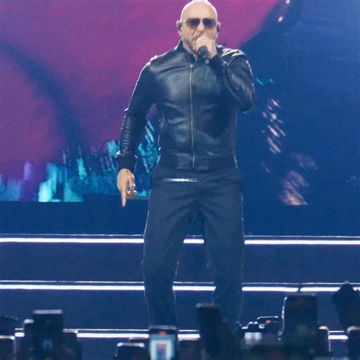 Who’s ready to party?! I’M BACK on tour this summer with Lil Jon!! 🔥Tix on sale this Friday @ 10AM local. | Pitbull