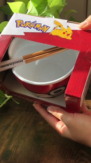 Make ramen with us using this #Pokemon Pokéball ramen bowl with chopsticks ⚡️#BoxLunch #BoxLunchGifts #ASMR