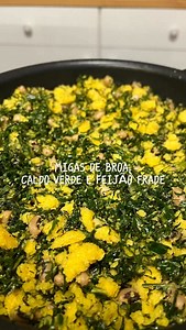 Hoje trago-vos o acompanhamento perfeito - migas de broa, couve e feijão frade 👌🏼 Podem adicionar uns rojões, bacon picado, frutos secos. A ideia é puxar pela imaginação e mais uma vez, APROVEITAR 😏 Para estas migas: Couve (caldo verde) 1 lata feijão frade cozido Broa de milho 2 dentes alho Azeite Sal, pimenta #receitas #receitasfaceis #migas #zerodesperdicio | Maria Melo