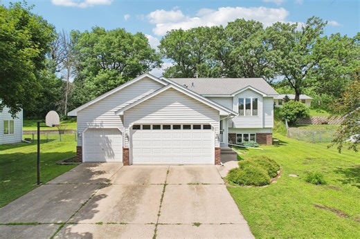 2285 Valley View Ave E, Maplewood, MN 55119 - MLS 6784332 - Coldwell Banker