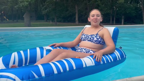 Inflatable Pool Floats Adults, Large Pool Lounger Chair Floaties with Cup Holders Backrest Footrest, Tanning Water Float for Swimming Pool Lake River Sea, Pool Raft Carry 300lb Adults