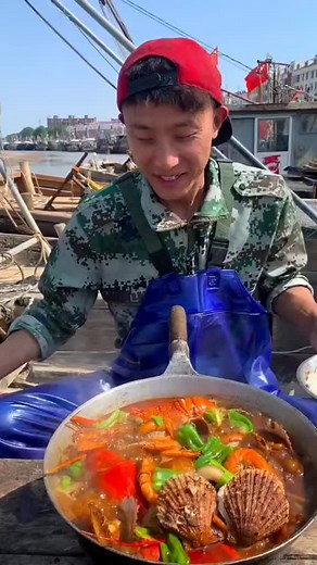 #1M #fisherman #eating #seafood #foodeatingshow #eatingmukbang #chineseeatingfood #fypシ #chineseeatingshow #forfun #mukbang #eatingshow #foryou #foryoupage #foodeating #favorite #fyp