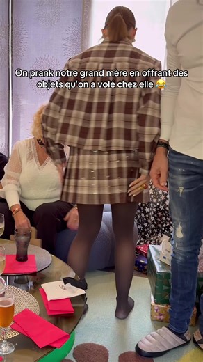 Prank hilarant avec notre grand-mère ! 😂