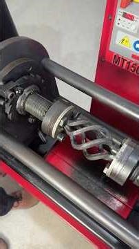 Fabricamos piñas ornamentales con la Torsionadora MT150A