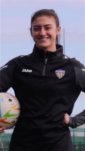 Devon Olive signs for Wexford