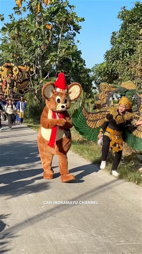 BADUT TOM JERRY MAU NYAMPERIN PENONTON SINGADANGDUT PUTRA NAFITA CAYA