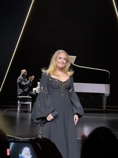 Adele: La Magia de 'Hello' en Concierto Parte 2