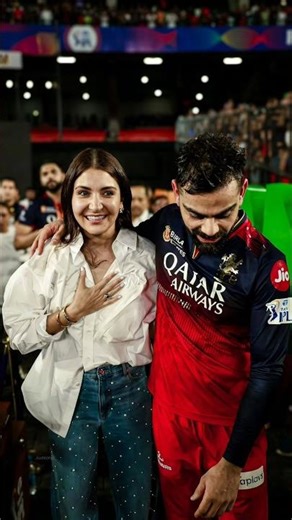 When Virat Kohli Looks at Anushka Sharma 😍 | True Love