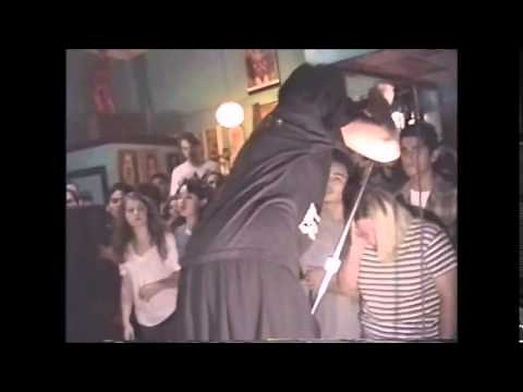 Bratmobile - Cool Schmool (live)