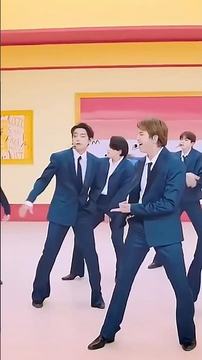 BTS (방탄소년단)'Dynamite' Official MV