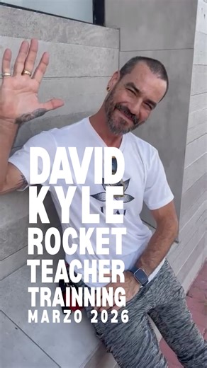 BLANCOYOGA • Estudio de Yoga on Instagram: "| DAVID KYLE ROCKET TEACHER TRAINING | 🚀 Vuelve David Kyle a México 🇲🇽 y a Blanco Yoga en marzo de 2026👇🏽 🔴IMPORTANTE: Los requisitos de cada nivel se encuentran en el perfil de @davidckyle 🚀LEVEL 1 — Rocket Vinyasa Teacher Training: Inversión: $950USD *Requisito: 200hrs en cualquier estilo. 🗓️: Miércoles 11 de marzo al domingo 15 de marzo de 2026. 🚀🚀LEVEL 2 - Advanced Rock