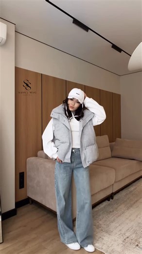 ЖЕНСКАЯ ОДЕЖДА И ОБУВЬ on Instagram: "Свежий лук для тёплых весенних дней💘 •Безрукавка Размеры : over size Цвета: серый Арт: 118 Цена : 14 900тг • Кофта Размеры : one size Цвета: черный/белый Арт: 3103 Цена:15 900тг •Джинсы Размеры: S/M/L Арт:247 Цена: 15 900 тг • Кеды Размеры: 36/37/38/39/40 Цвет: черный/белый Арт: X-50 Цена: 12 900 тг • Кепка Цена: 5 900 тг Kaspi RED/Paссрочка🔴 Адрес: г.Алматы, ул. Байзакова 225 График работы: с 10:00 до 00:00 Доставка по всему миру ✈️ Для заказа пишите на W