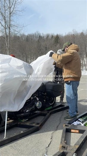 2026 Harley-Davidson Heritage Classic Solo in Dark Billiard Grey! #heritageclassic #harleydavidson