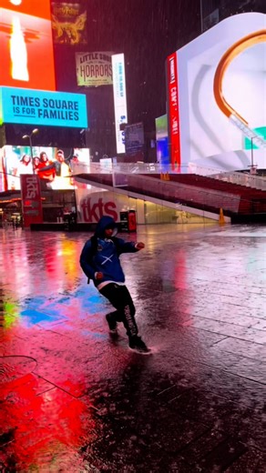 Kiingspiider on Instagram: "Invisible Car🤔😳 . . . Subscribe To YouTube (Officialkiingspiider) For More‼️ . . . #kiingspiider #explore #trending #reels #fyp #blessed #happy #work #life #fun #funny #comedy #workout #lifestyle #beautiful #girl #friends #motivation #boy #fit #fitness #training #meme #memes #car #nyc #slide #rain"