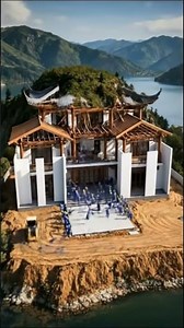 This is the kind of dream home that turns every head in the village 😍🏡