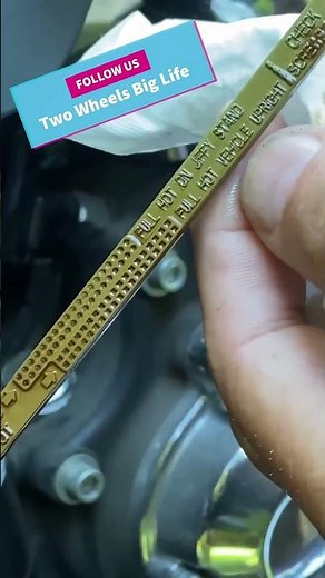 Harley Oil Level Dip Stick Check on Side Stand