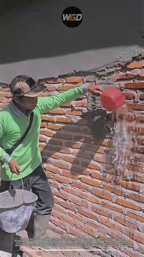 Simple brick wetting technique for smooth wall plastering mortar