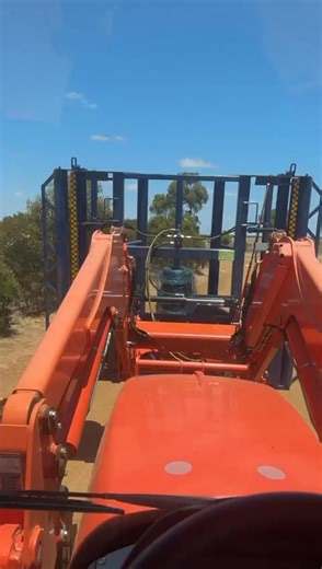 FastFENCER Hydraulic Sideshift Liam Barrett thanks for your continued support @followers | Quikfence
