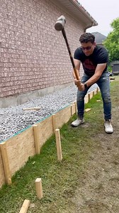 12K views · 1.5K reactions | How to swing a sledgehammer! It’s all about technique, don’t hurt yourself or burn out too quick. #tooltips #diytips #carpentrytips | Wood Bully | Facebook