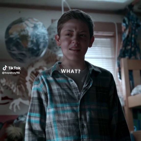 Carl helps Frank drink alcohol with his butt. #fyp #tvshow #tiktok #foryoupage #shameless