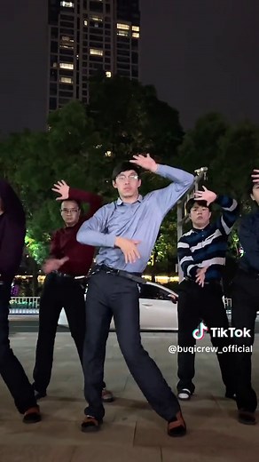 Learn Smooth Dance Movements with Easy Choreography