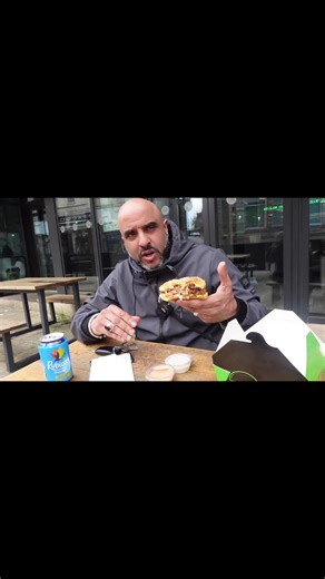 Disappointing Burger Experience at Emojis in Dewsbury