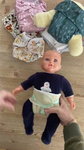 New to cloth diapers? Watch this quick tutorial! Visit mamakoala.com for more tips! #babyessentials