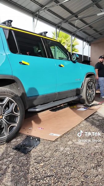 Customer asked for us to put their steps on and we delivered Come on down and treat yourself to some new accessories! #socaltruck #socaltrucks #santee #sandiegotrucks #truckaccessories