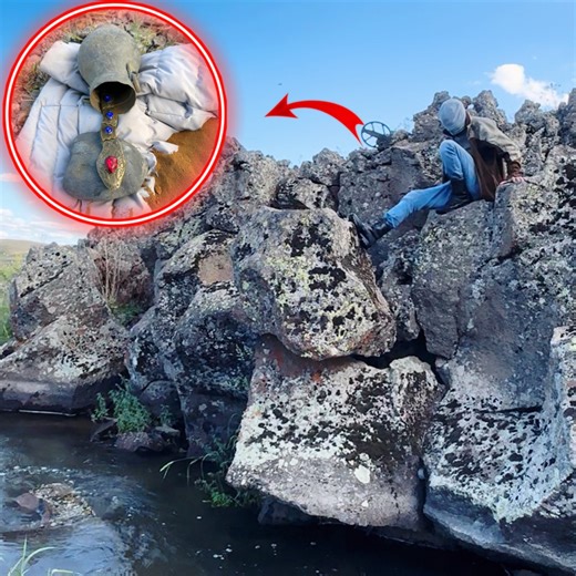 I managed to destroy the rocks and get the treasure | The Best Archaeologist