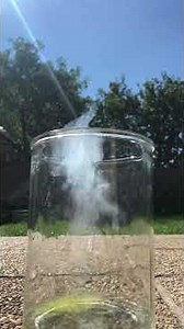 Chloric Acid yeets itself