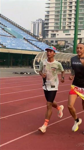 Track running #running #footstride #jogger