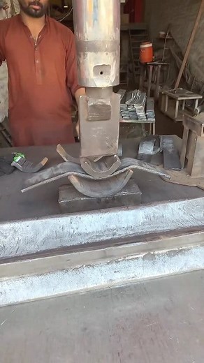 Pipe clump bending with hydraulic press machine. #trandingvideo #wedding #hydraulicpress #agriculture #machine #metalwork | Stick Welding Tips