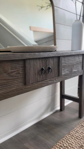 DIY Reclaimed Wood Console for Under $100! #diy #consoletable