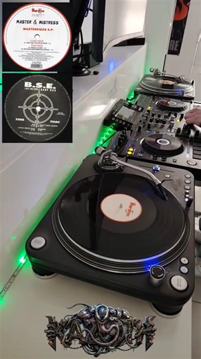 Master & Mistress - Can't Get You Of My Head 🆚 B.S.E. - Darwin. #hardcore #gabber #dj #mix #vinyl