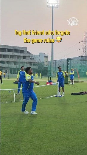 Catch of the season… wrong sport Sarfu 😂⚽️#WhistlePodu #Yellove 🦁💛
