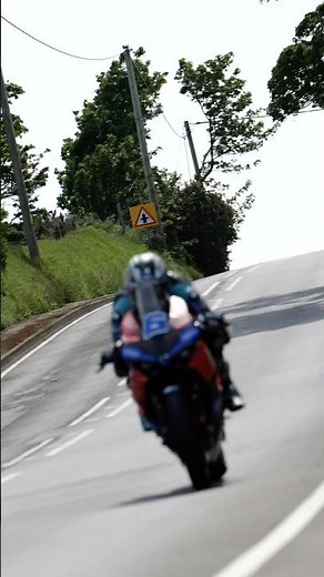 Michael Dunlop making his V2 Ducati Scream
