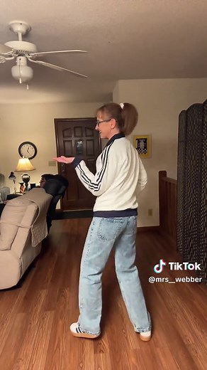 Revisiting 80's Dance Moves: A Nostalgic Throwback