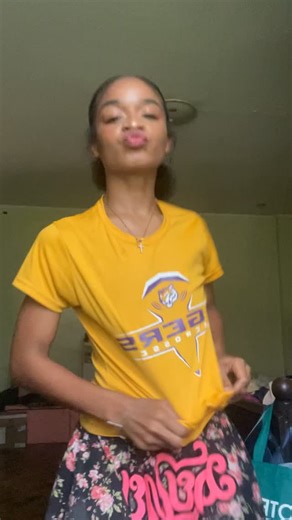 Idk the lyrics but it’s a vibe 🥰 ❤️‍🔥❤️‍🔥❤️‍🔥 #newreels #newpost #trending #trendy #reels #dance #ɴᴇᴡᴛʀᴇɴᴅ #dancetrending | Evelyn Terry